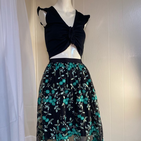 Roxy Small Black Blouse - Picture 4 of 7